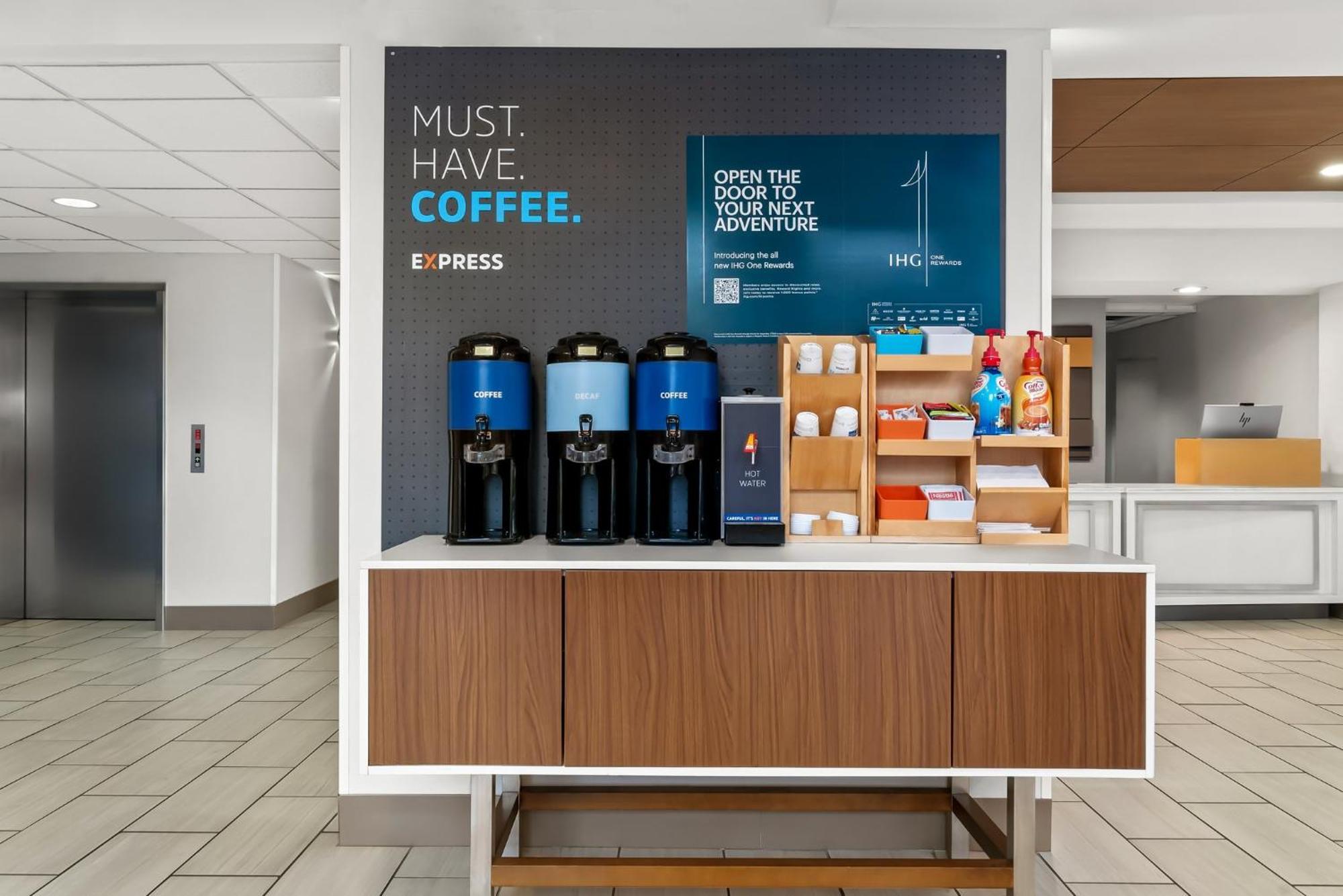 Holiday Inn Express Hotel & Suites Marion By Ihg Luaran gambar