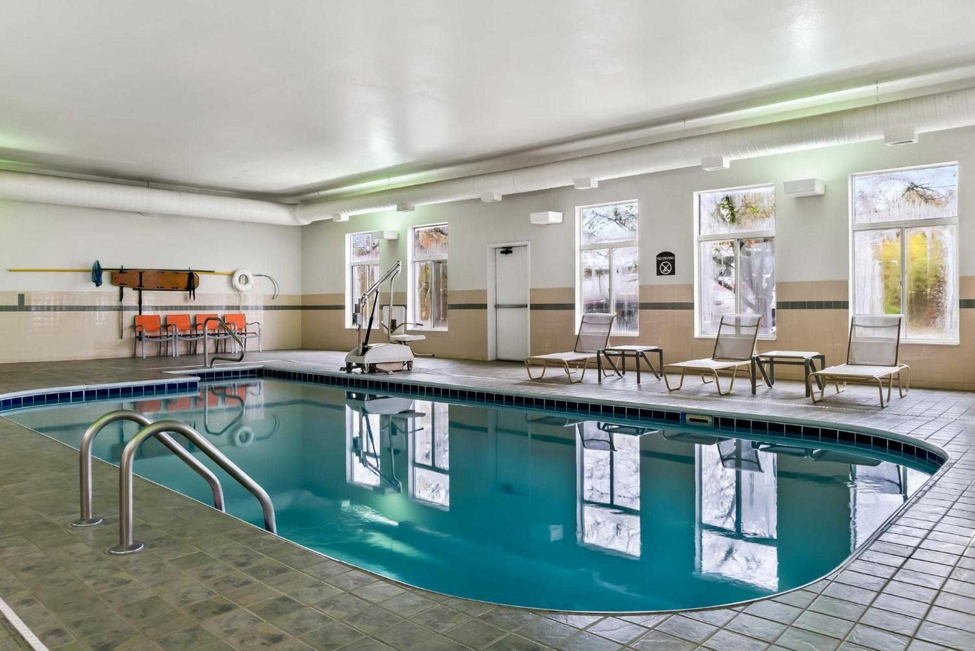 Holiday Inn Express Hotel & Suites Marion By Ihg Luaran gambar